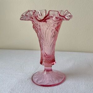 Fenton Rose Pink Floral Daffodil Vintage Beautiful Glass Ruffle Top Vase